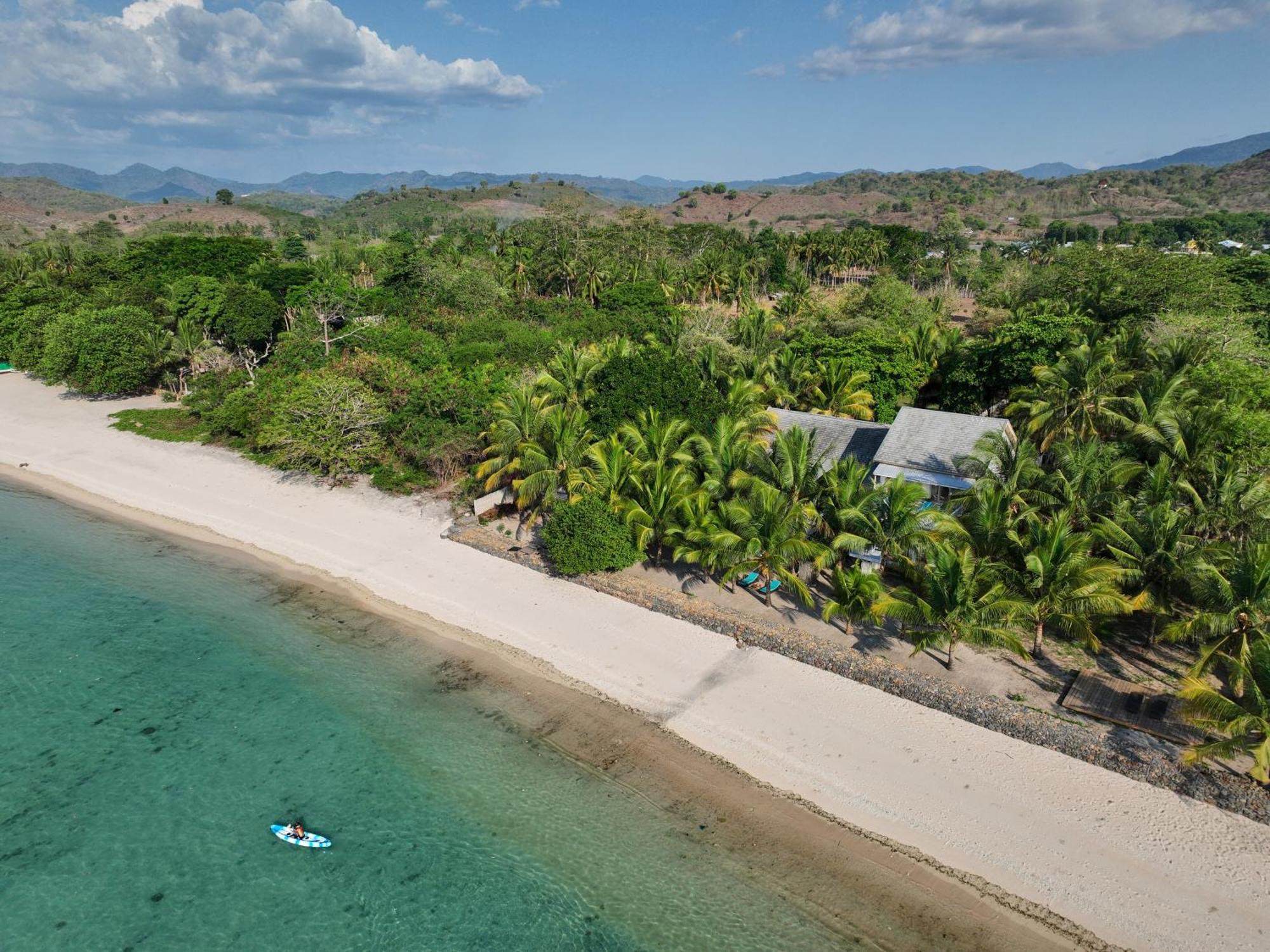 Myamo Beach Lodge Jereweh Exterior foto